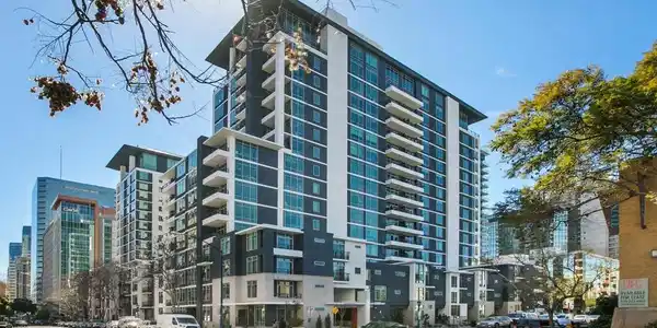 425 W Beech
