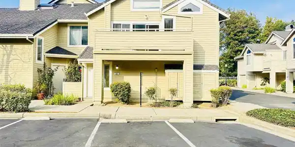 161 Seaway Ct