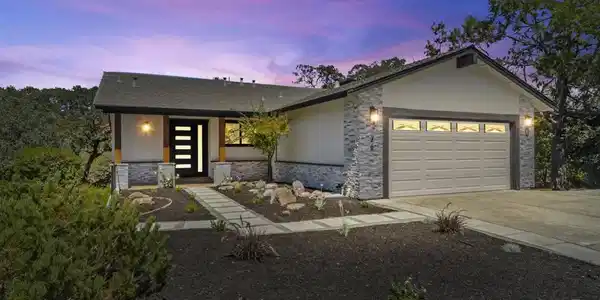 126 Saint Joan Ln