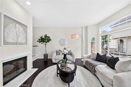 2825 Plaza Del Amo