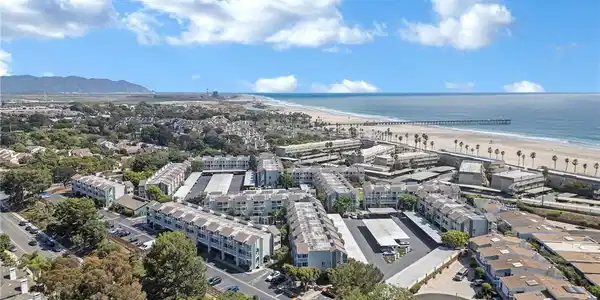 209 S Ventura Rd