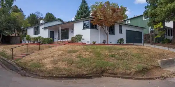 300 Manzanita Avenue