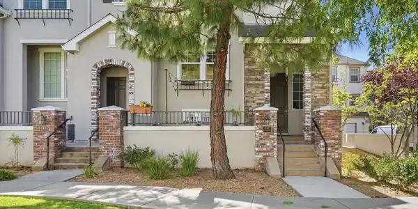 581 Monterey Terrace