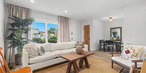 2715 Camino Del Mar