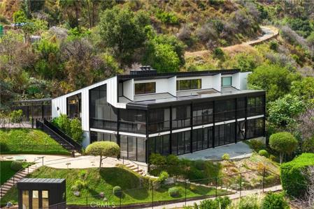 21656 Las Flores Heights