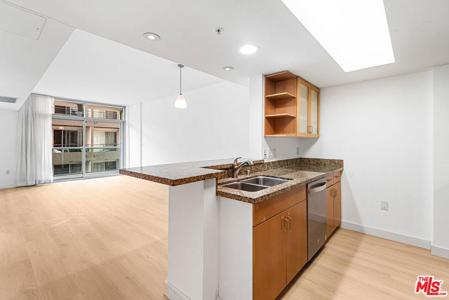 13700 Marina Pointe Drive