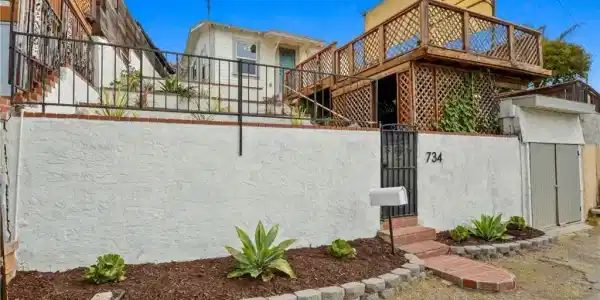 734 Summerland Place