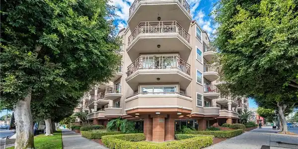 801 Pine Avenue #102