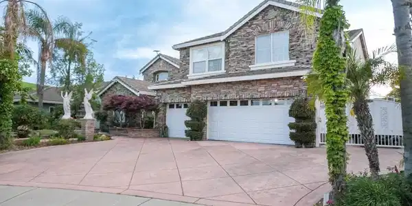 5230 E Henderson CT