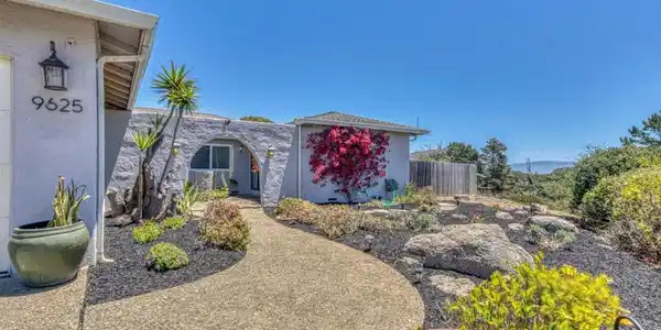 9625 Oracle Oak Place