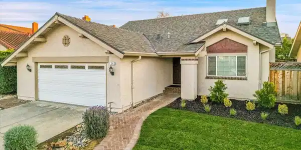 224 Woodbridge Cir