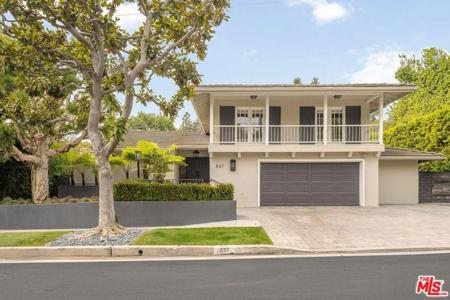 837 N Bundy Drive