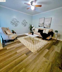 2000 Laguna Cir