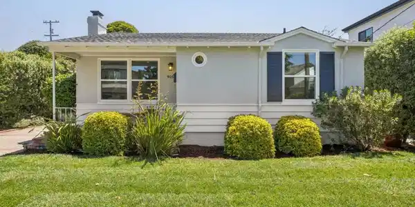 905 Rose Court