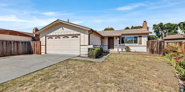 38081 Davy Ct