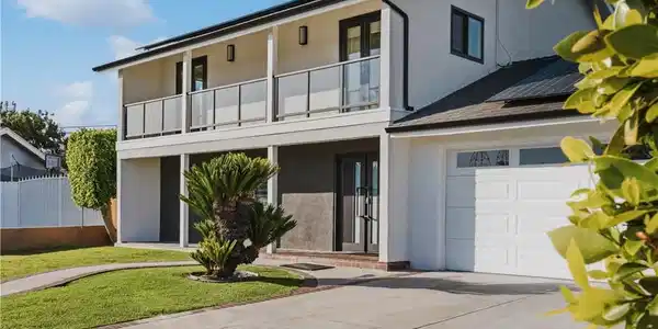 8807 El Lago