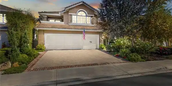 8 WESTCLIFF