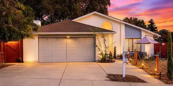 20 Dunes Way