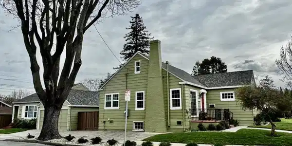 1044 Paloma Avenue