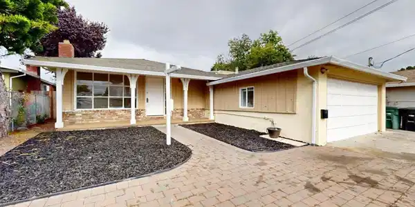 2543 Hazelwood Way