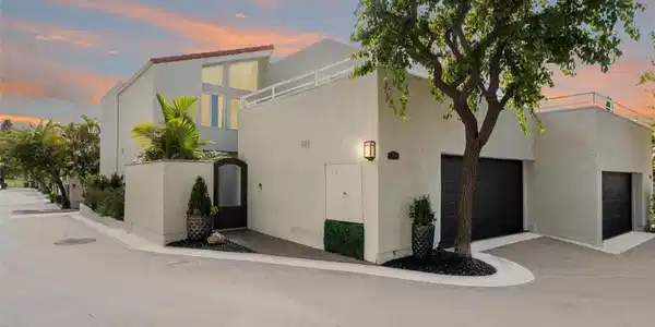 23 Canyon Crest