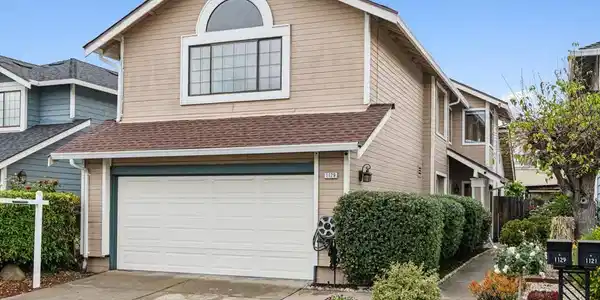 1129 Clarke Ln