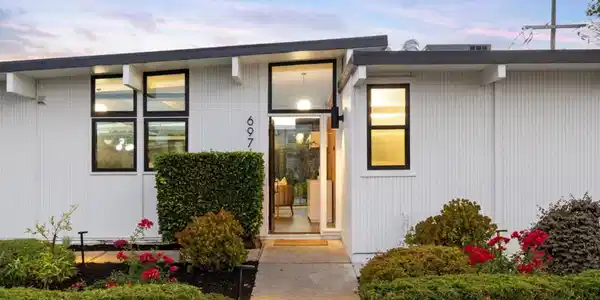 697 Vanessa Drive
