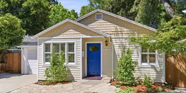 516 View Street