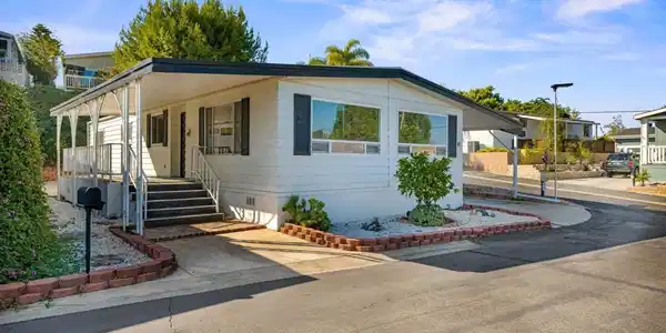 444 N El Camino Real