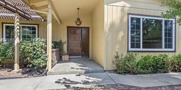 545 Brackman Ln