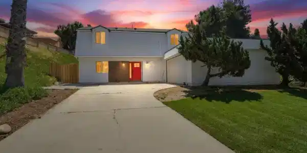 352 Pearlwood Street