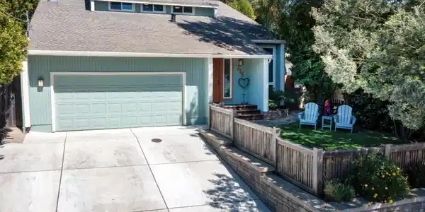 525 Clubhouse Drive