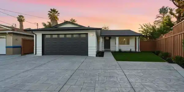 965 Collins Court
