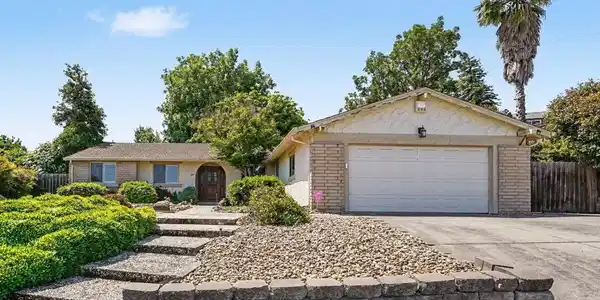 325 Hillsdale Dr