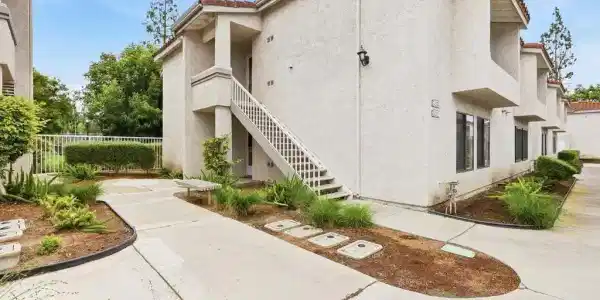 24302 El Pilar