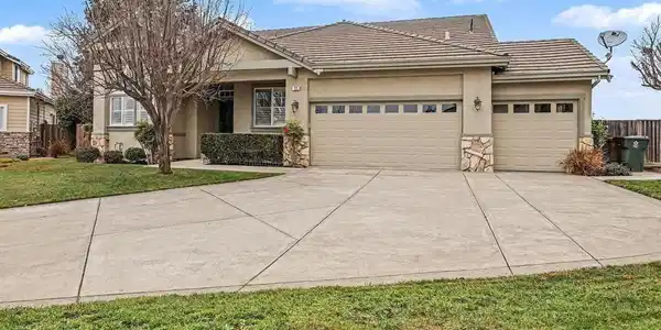 121 St Nazaire Ct