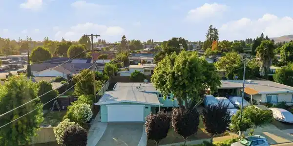 3485 Mission View Dr