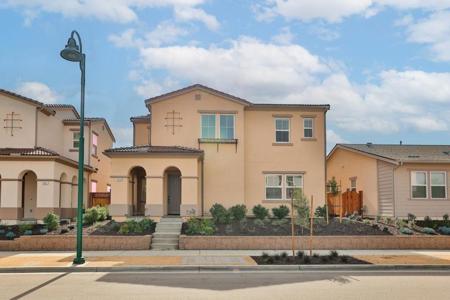 590 Santa Lucia Way