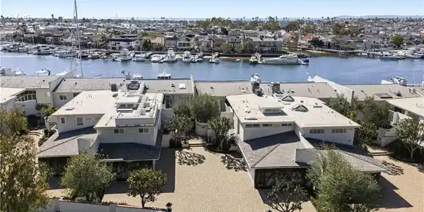 1241 Bayside