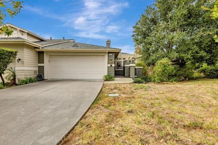 111 Cliff Swallow Court