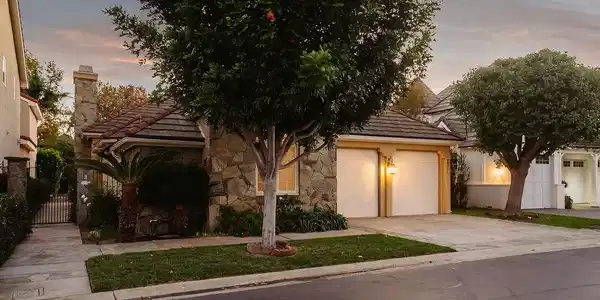 19371 Woodlands