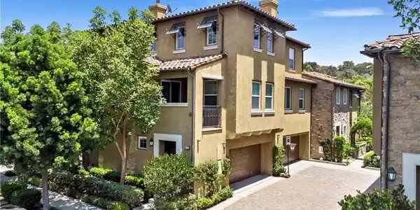 221 Lonetree