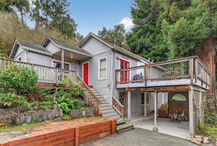 885 Larkin Valley Road