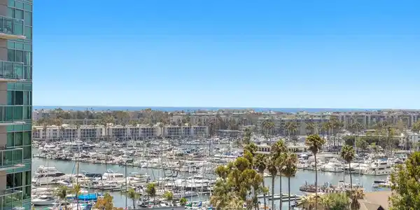 13700 MARINA POINTE Drive