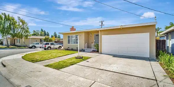 19461 Royal Ave