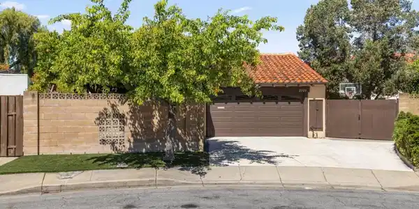 2323 Abaca Way