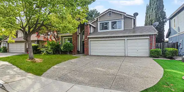 4504 Deerhorn Court