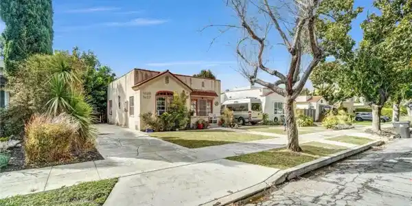 1425 Park