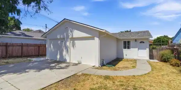 2369 Oakwood Drive