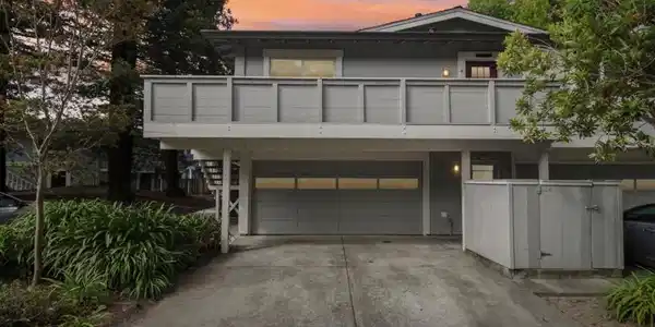 1117 Sutherland Lane